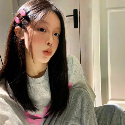 三女性
